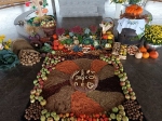 Prachtvoller Altar zum Erntedankfest, Bild in Großdarstellung
